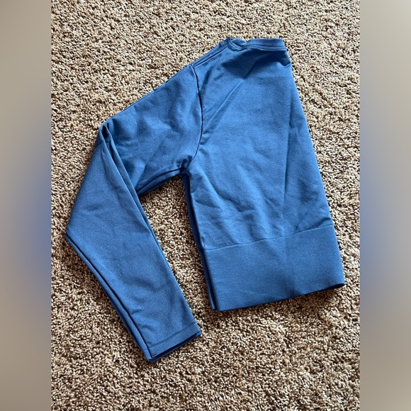 OFFLINE by Aerie Blue Long Sleeve Crop Top - Picture 2 of 4